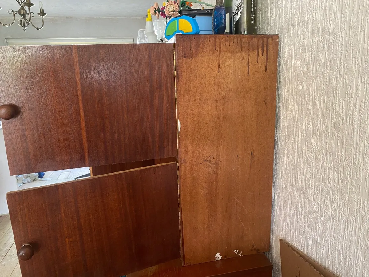 Cabinet - Image 1