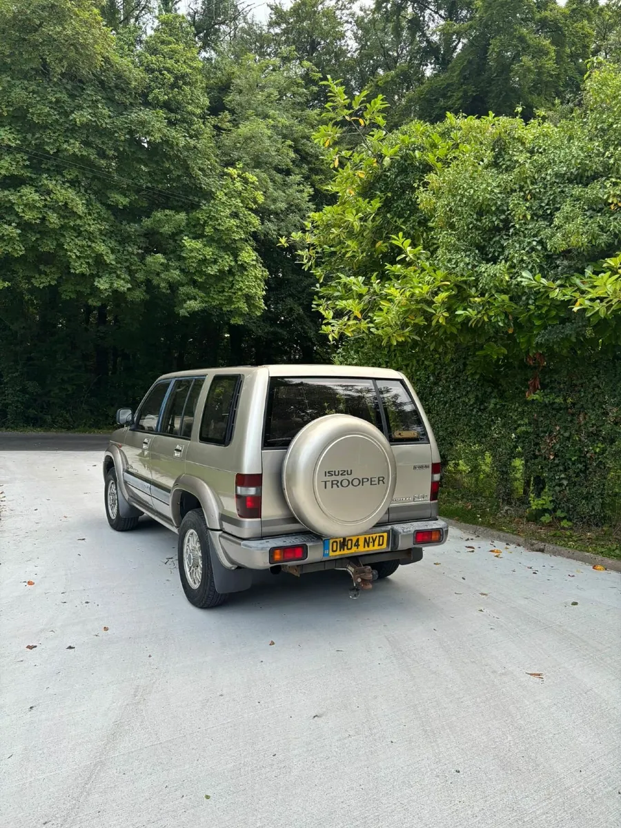 Isuzu Trooper 2004 3.1 - Image 3