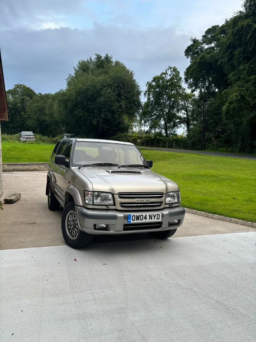 Isuzu Trooper 2004 3.1 - Image 1