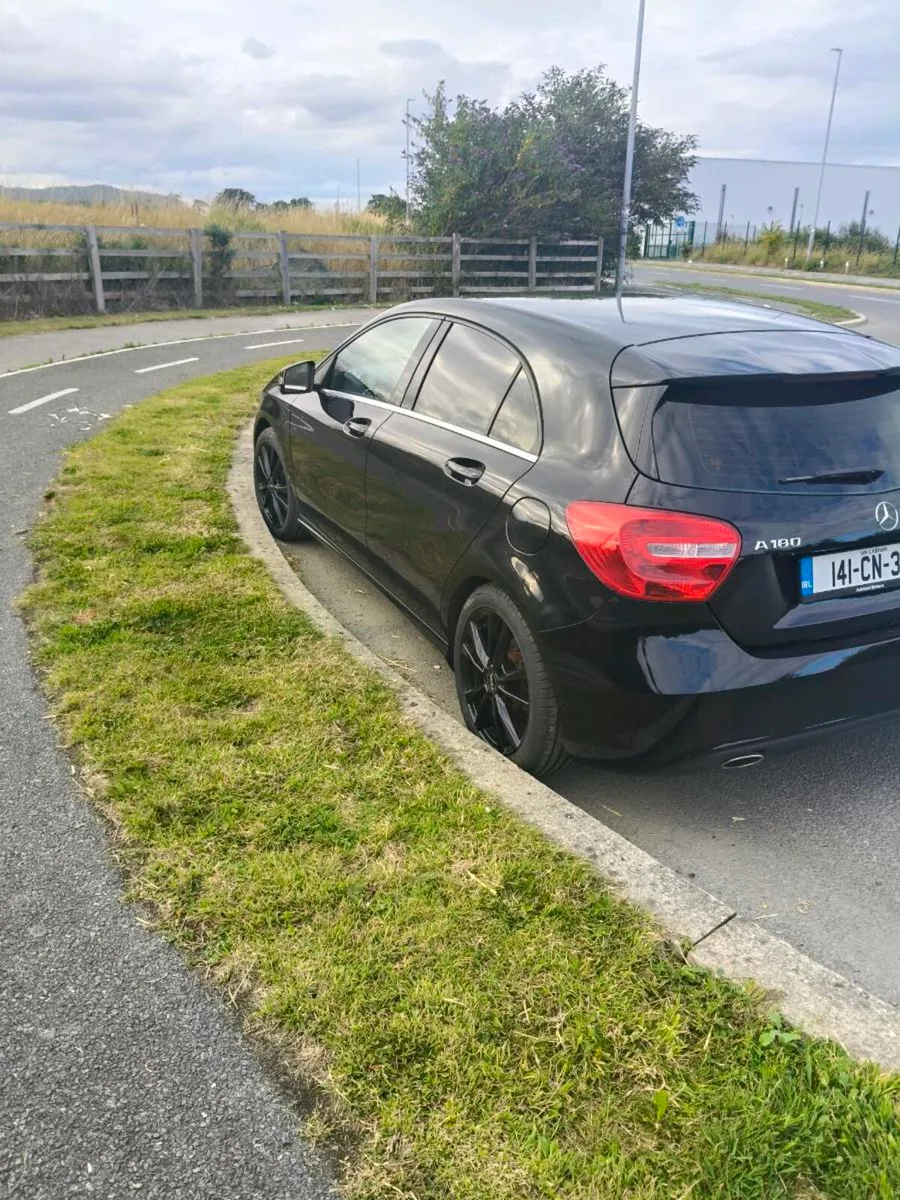 Car - Image 4