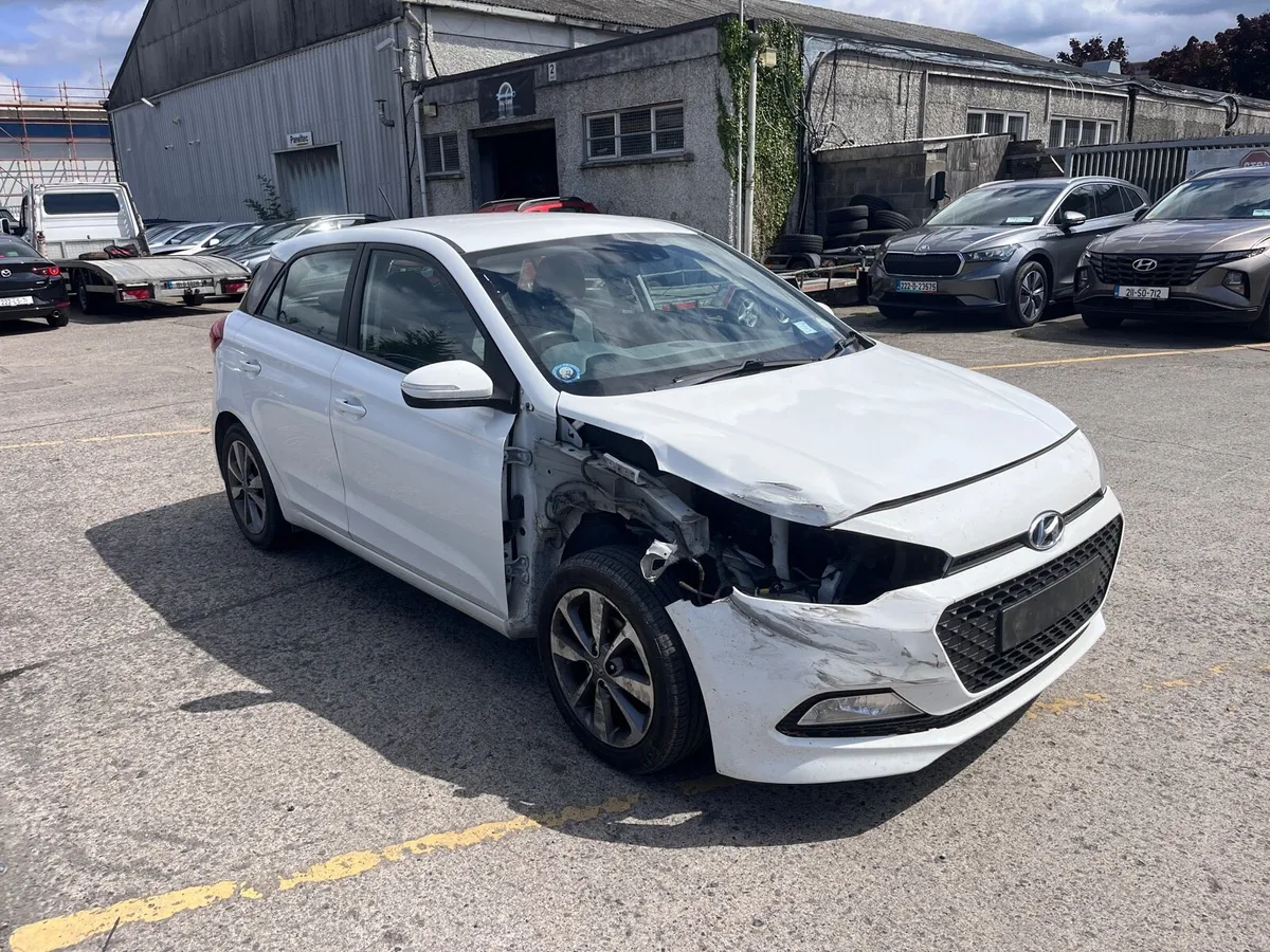 2015 Hyundai i20 - Image 1