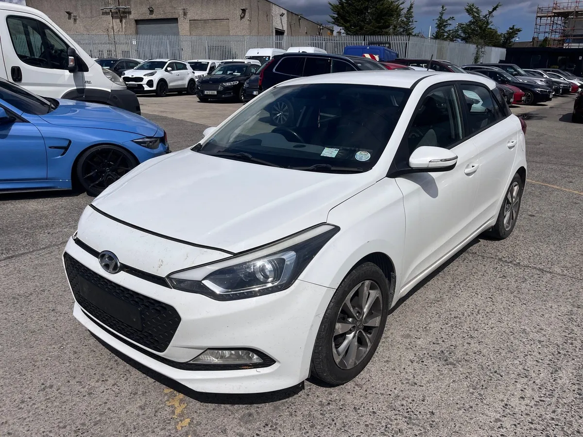 2015 Hyundai i20 - Image 2