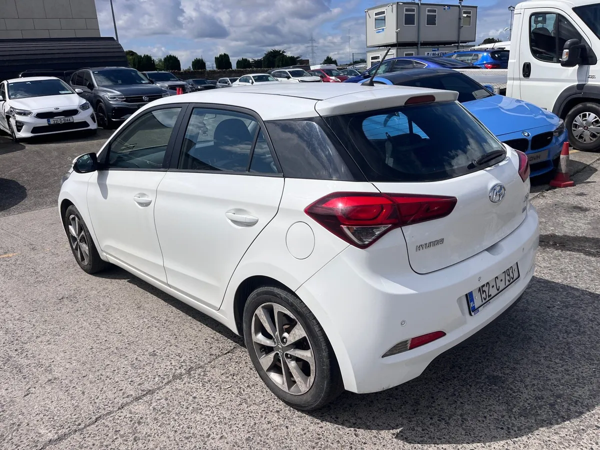 2015 Hyundai i20 - Image 3
