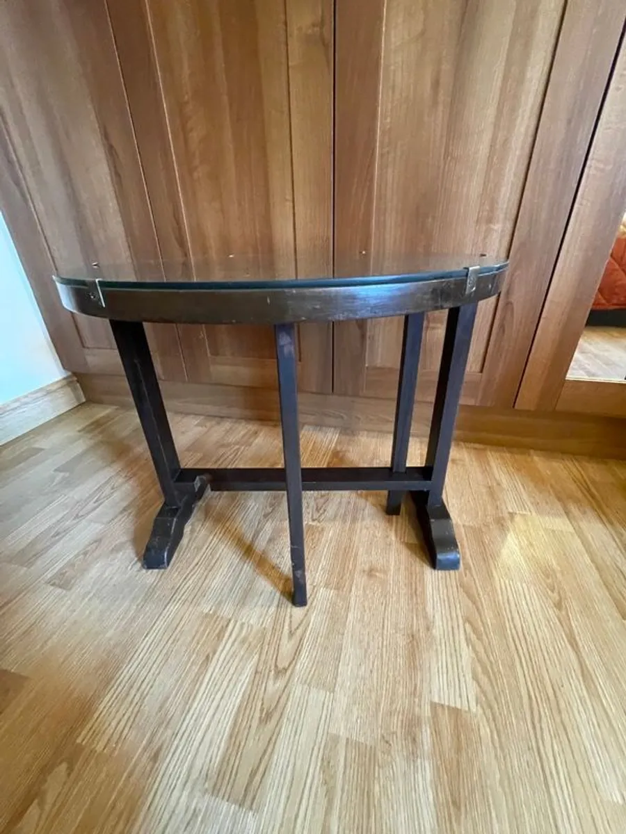 Foldable round table / coffee table with beautifull  carvings - Image 2