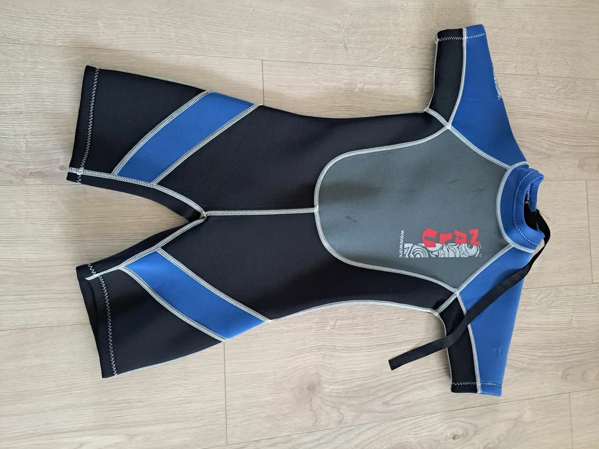 Wetsuits x 6 - Image 2