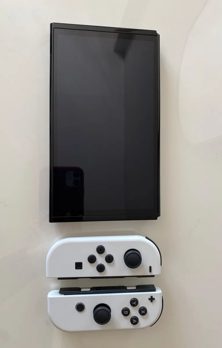 Nintendo Switch OLED White Bundle - Image 2