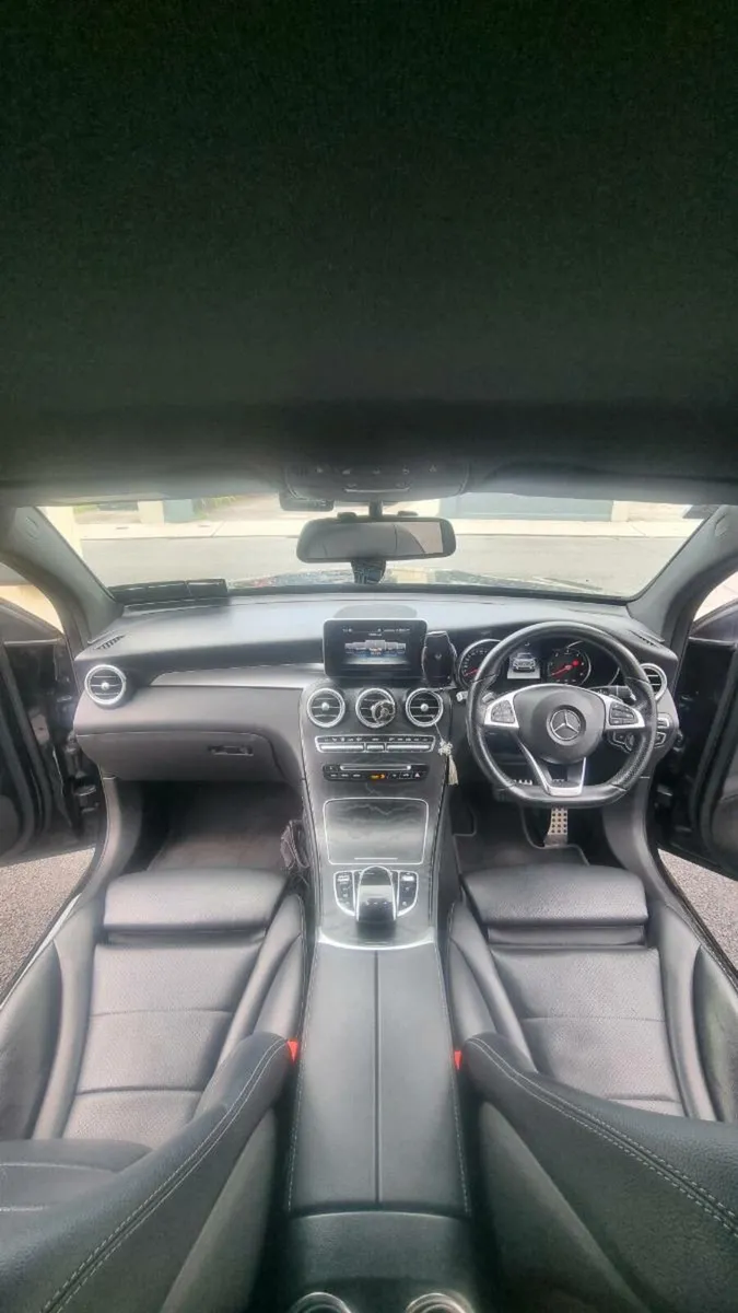 Mercedes benz glc coupe - Image 4