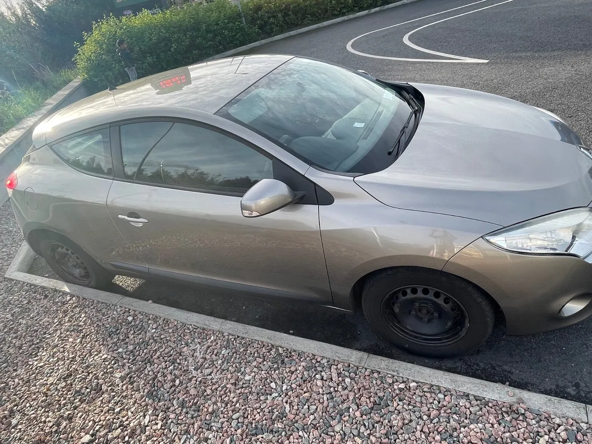 Renault Megane 2011 - Image 1