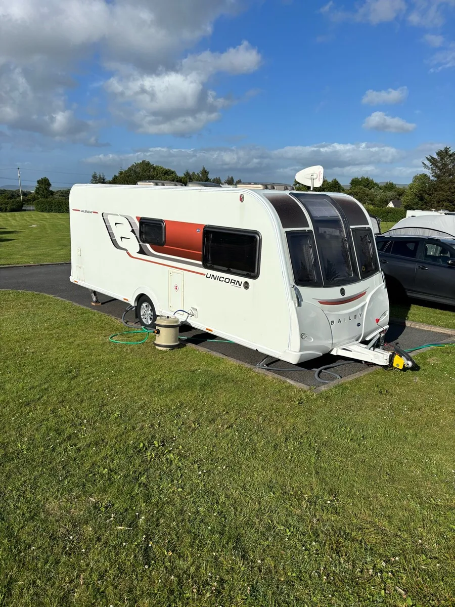 2015 Bailey unicorn Valencia - Image 1