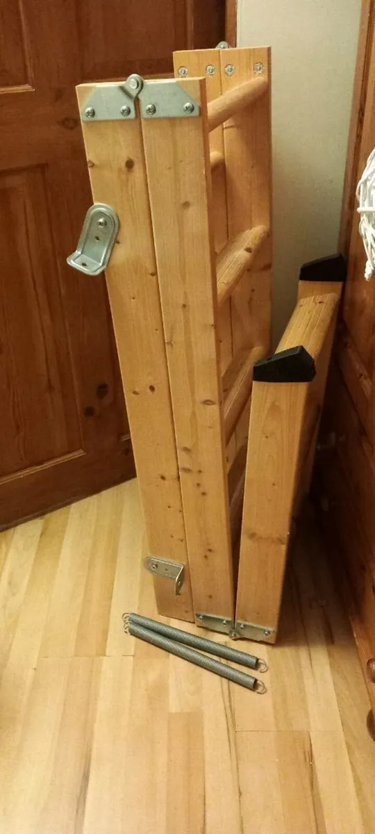 Attic stairs - Image 2
