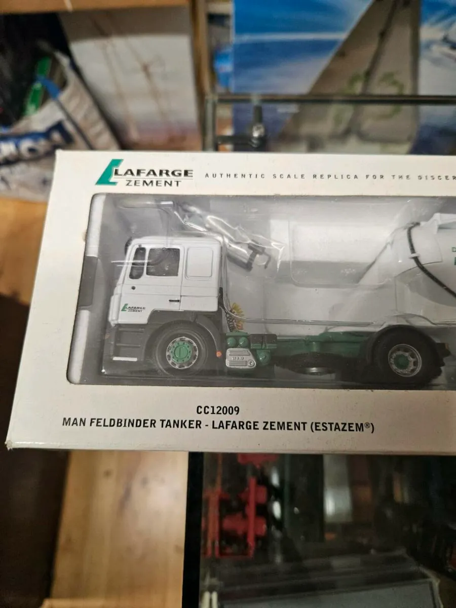 Corgi MAN Tractor Unit and Tanker Trailer 1.50 - Image 2