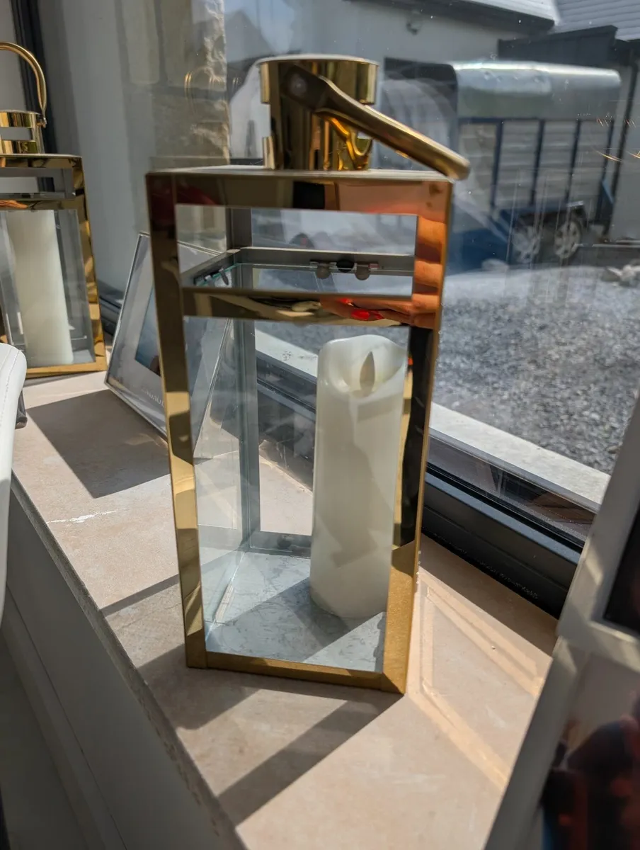 Lanterns (indoor) - Image 1