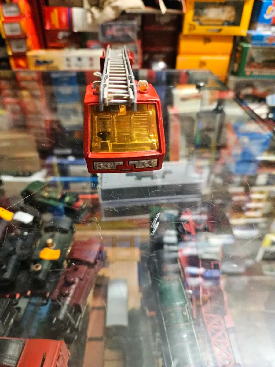 Matchbox Superkings Fire Engine - Image 2