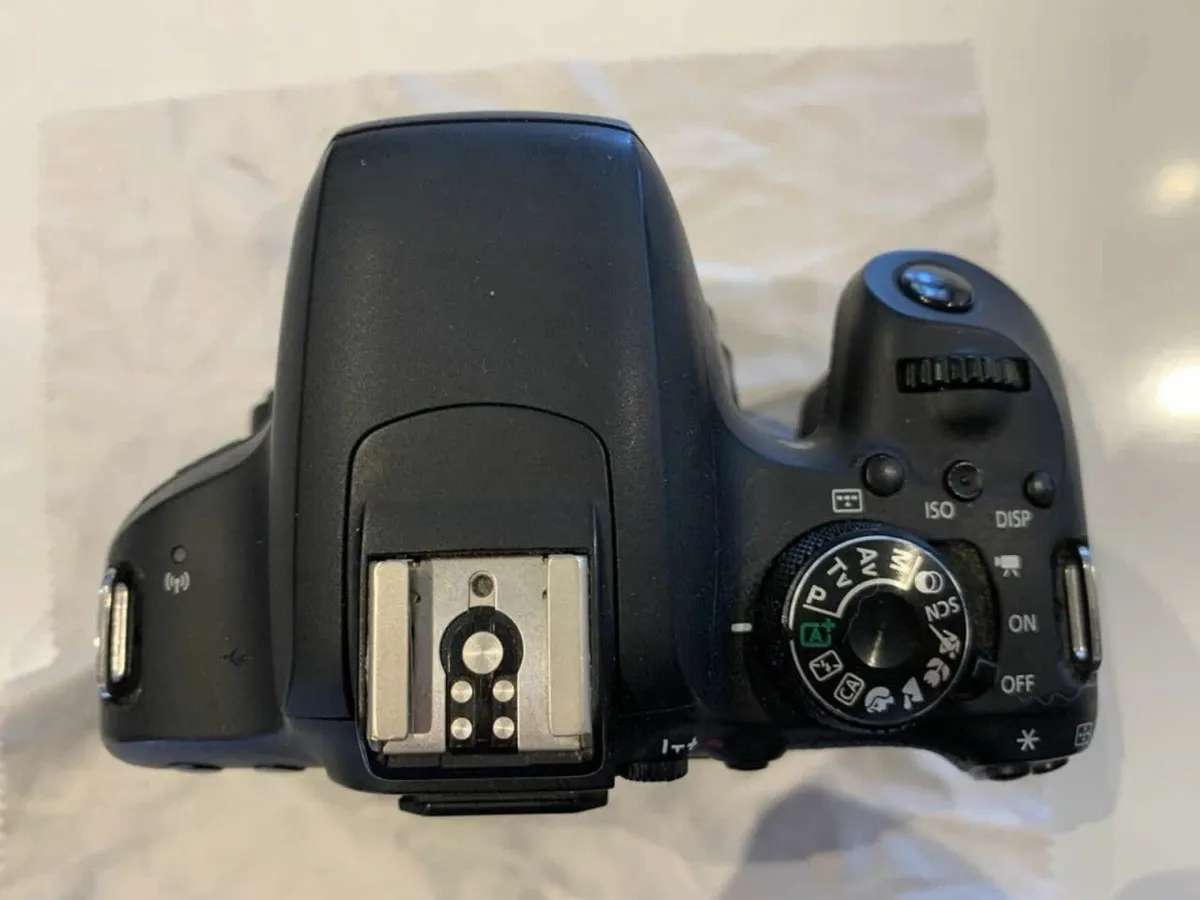 Canon EOS Rebel T7i digital SLR camera - Image 3