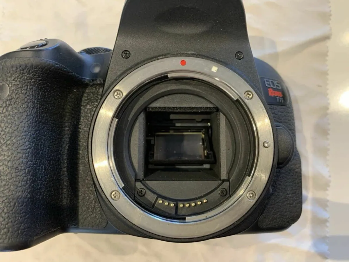 Canon EOS Rebel T7i digital SLR camera - Image 4
