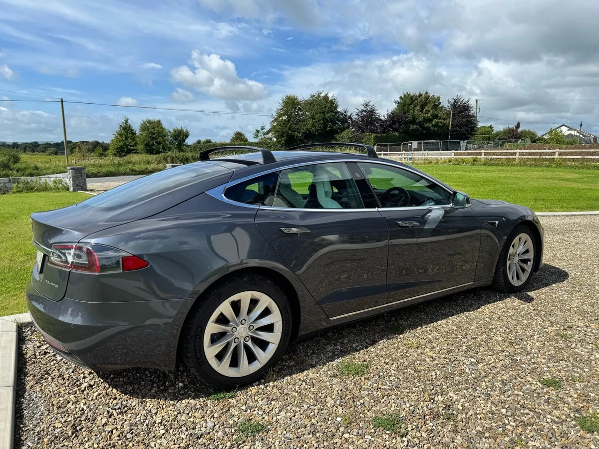 Tesla Model S Raven Long range Autopilot paid - Image 4