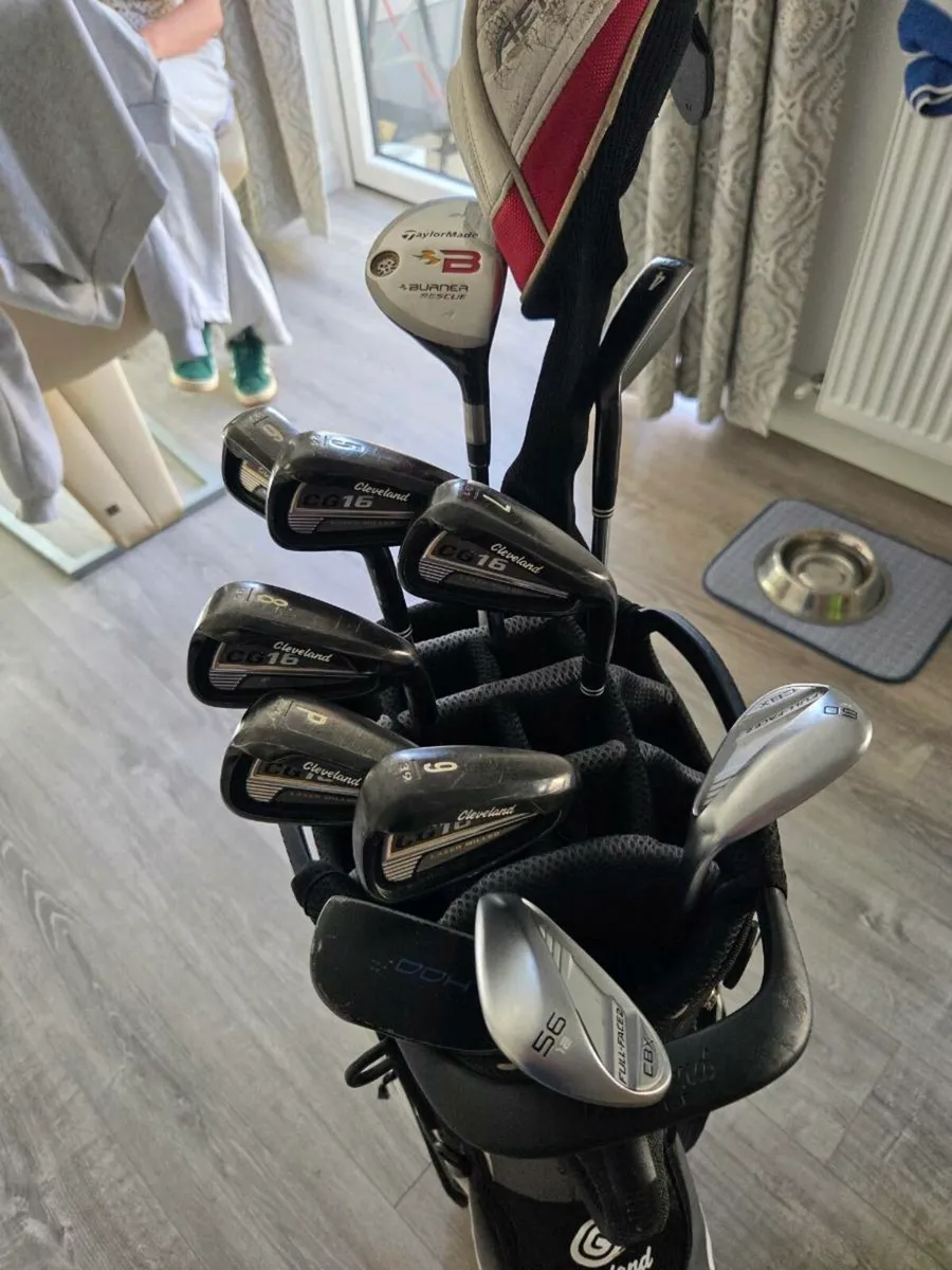 Set of clubs - Image 1