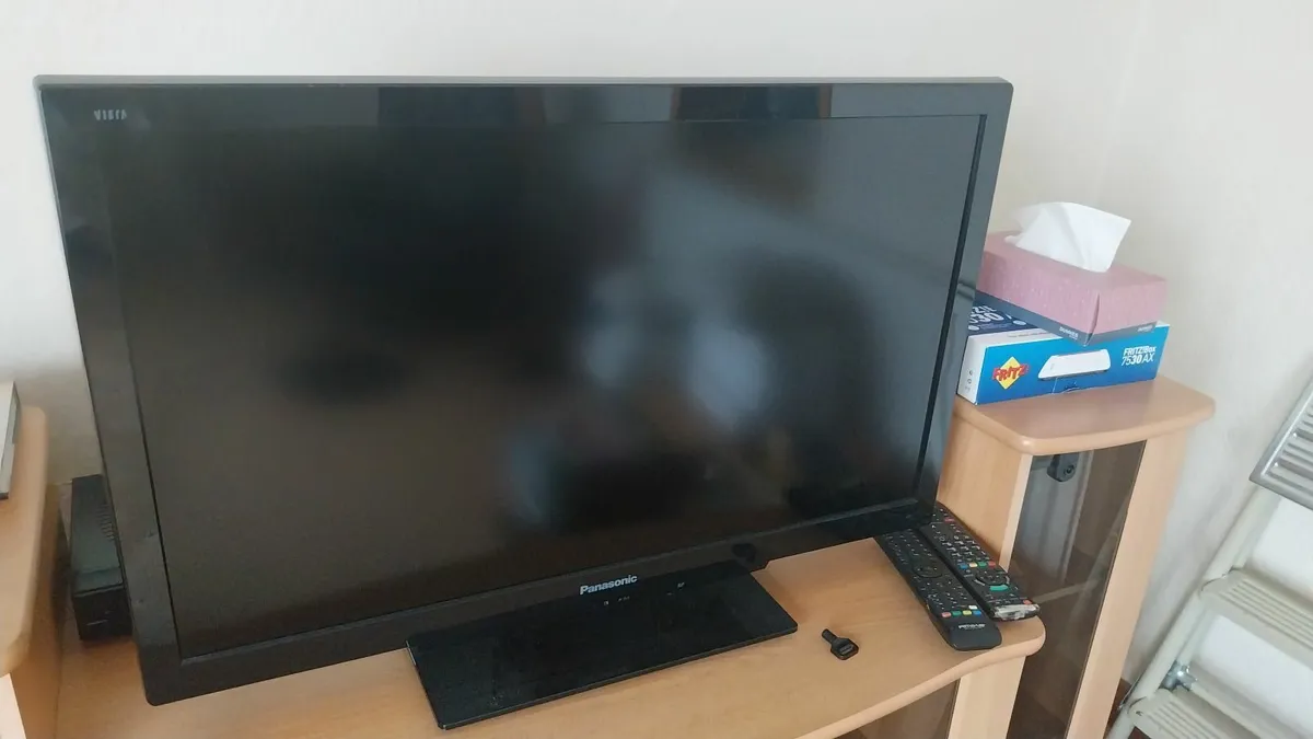 Analog Television and Saorview Box - Image 1