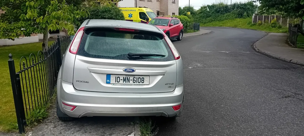 Ford Focus 2010 - Image 2