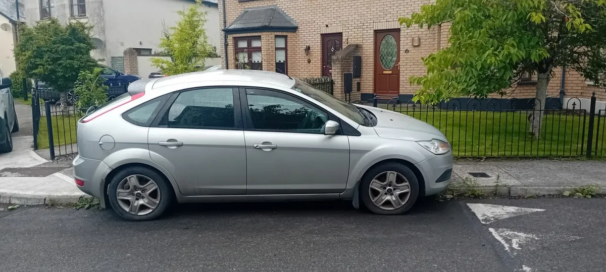 Ford Focus 2010 - Image 3
