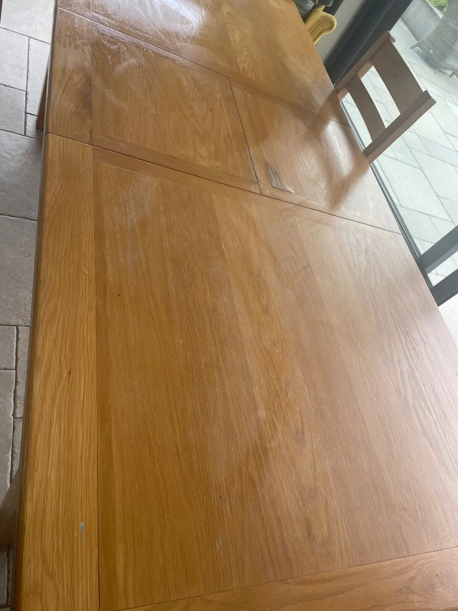 Oak dinning table and chairs - Image 4