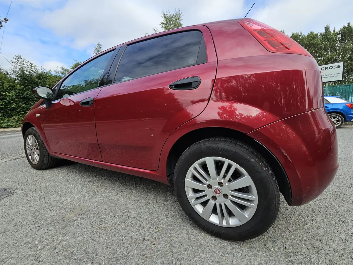 Fiat Punto 2010 sport €2222 no offers low miles - Image 2