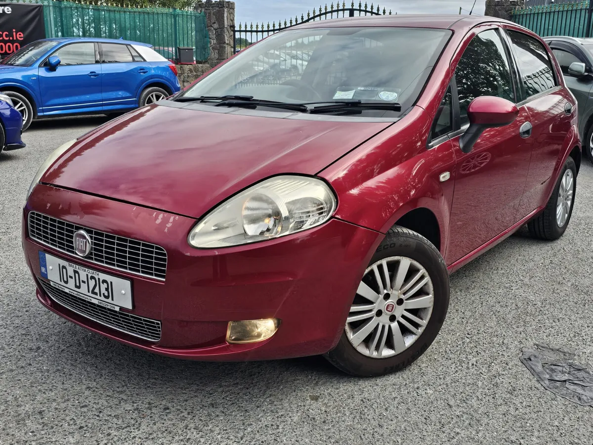 Fiat Punto 2010 sport €2222 no offers low miles - Image 3