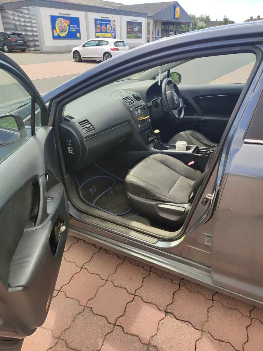 Toyota avensis - Image 4