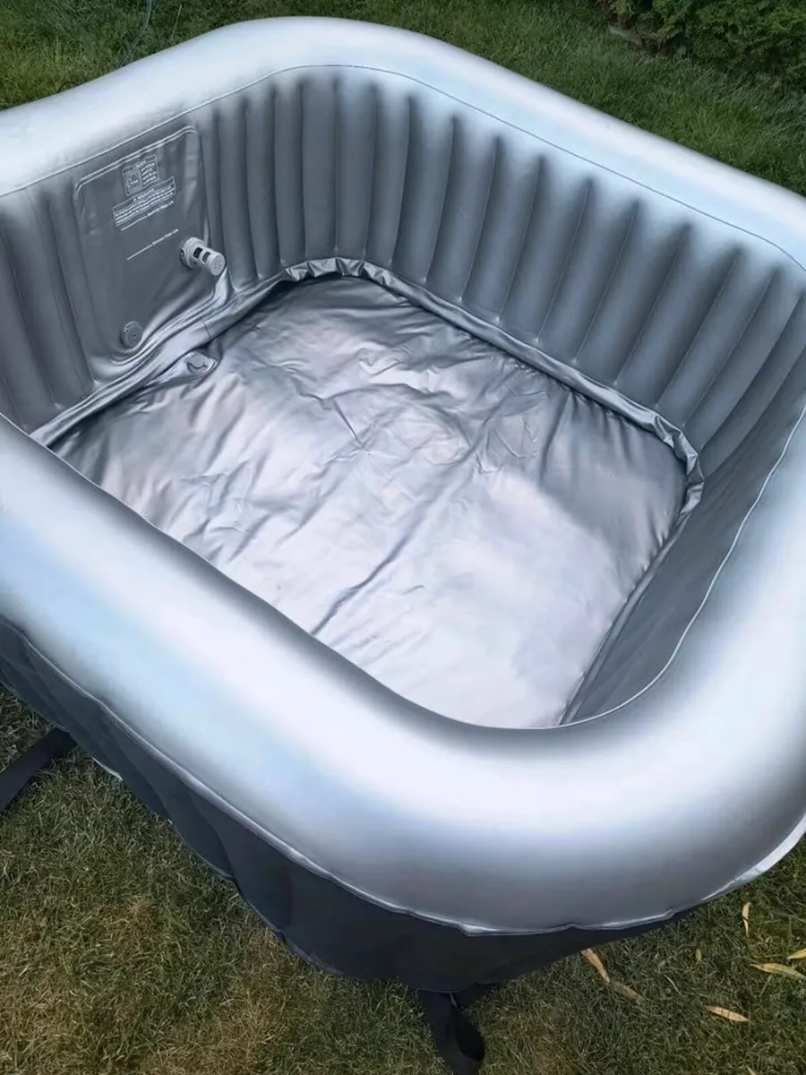 swimming pool - Image 2