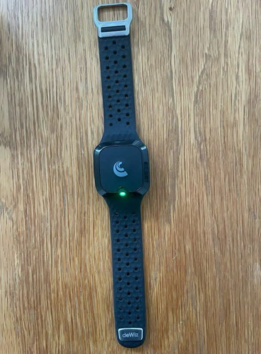 deWiz AI Golf Swing Analyzer watch - Image 1