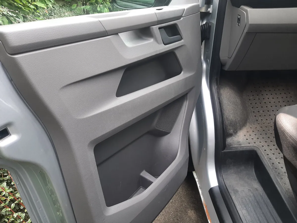 Volkswagen Transporter 4 MOTION  4x4 - Image 4
