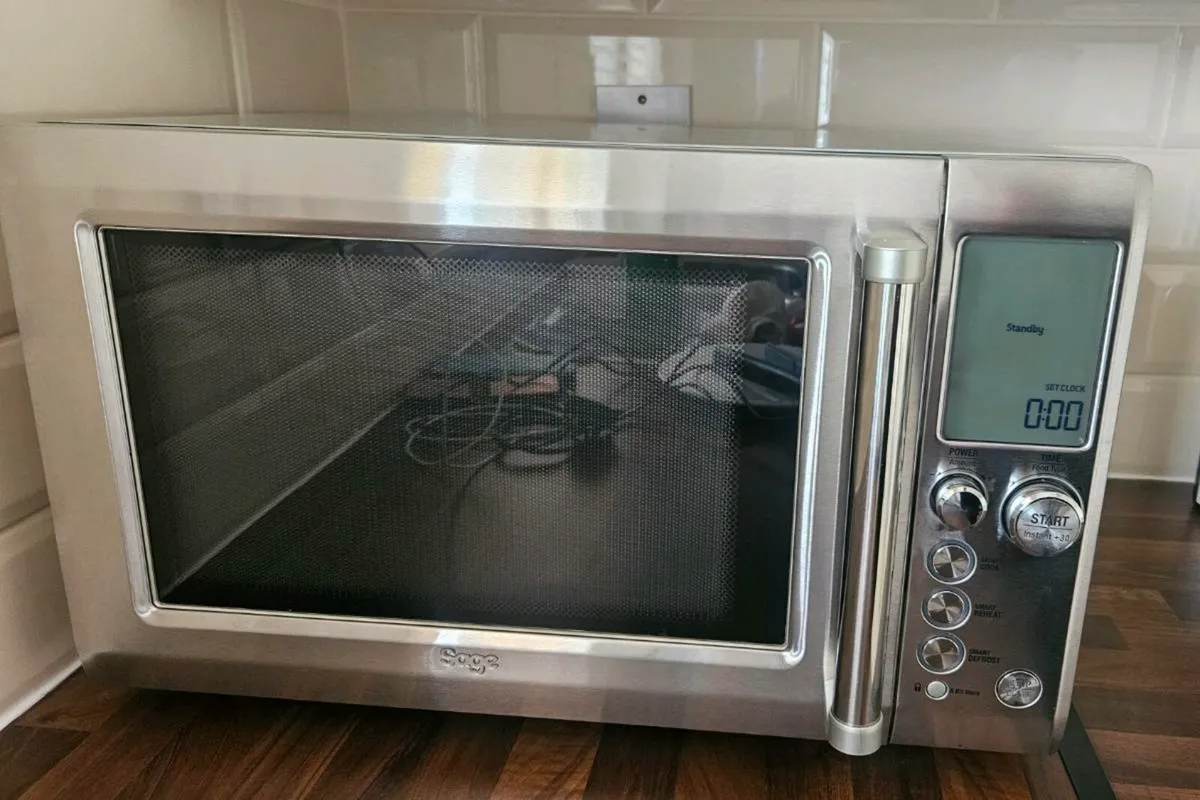 Microwave - Image 1