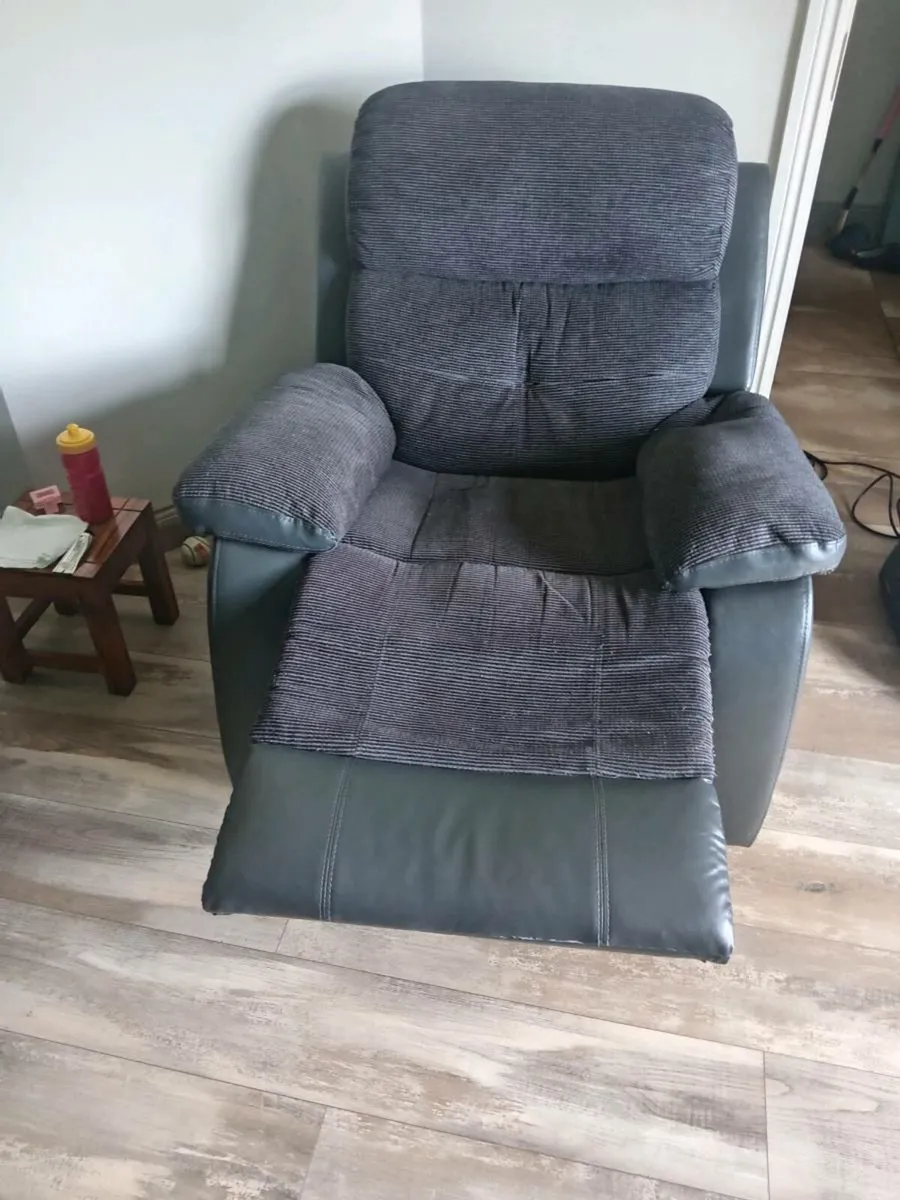 Recliner - Image 3
