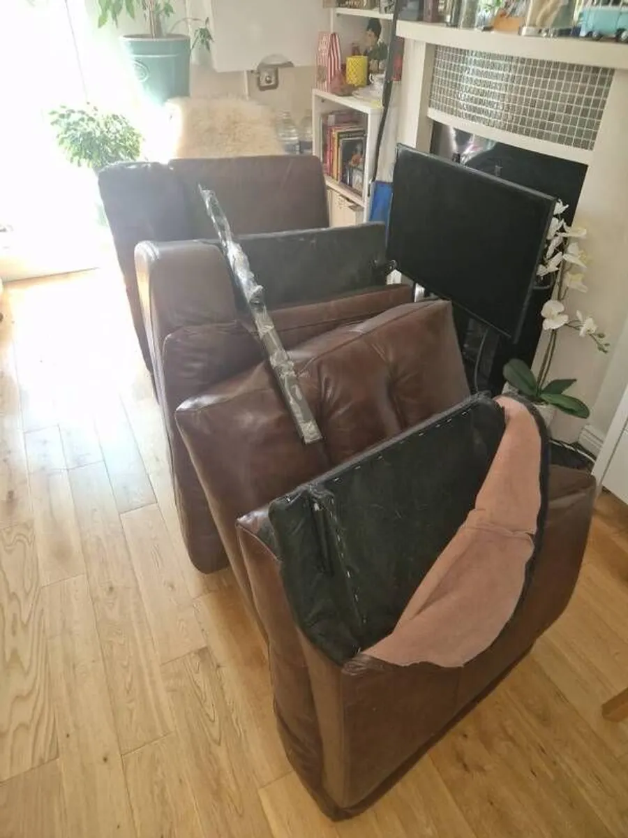 2 Seater recliner, real leather, brown. (same as 3 seater in picture) - Image 2