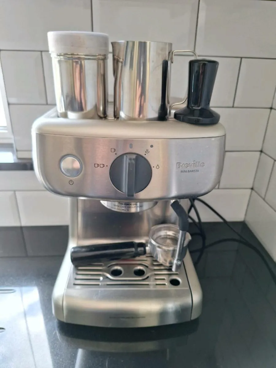 Barrista coffee machine. - Image 1