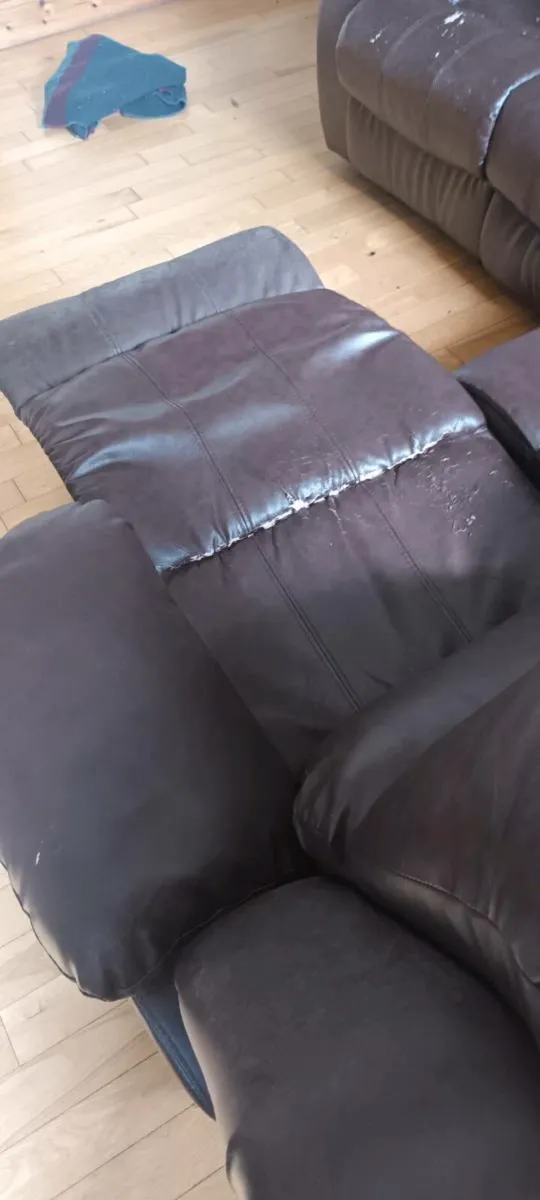 couch - Image 1