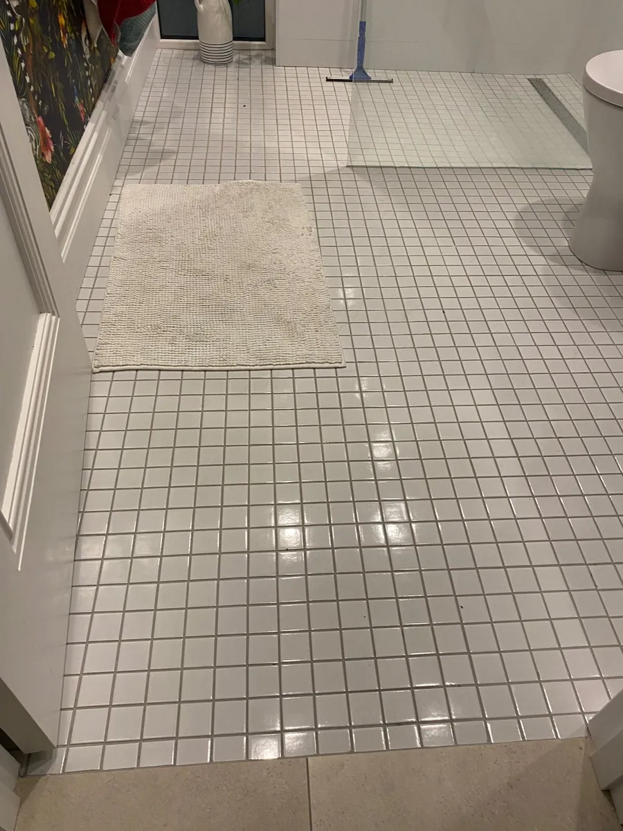 White mosaic Tiles floor or wall - Image 4