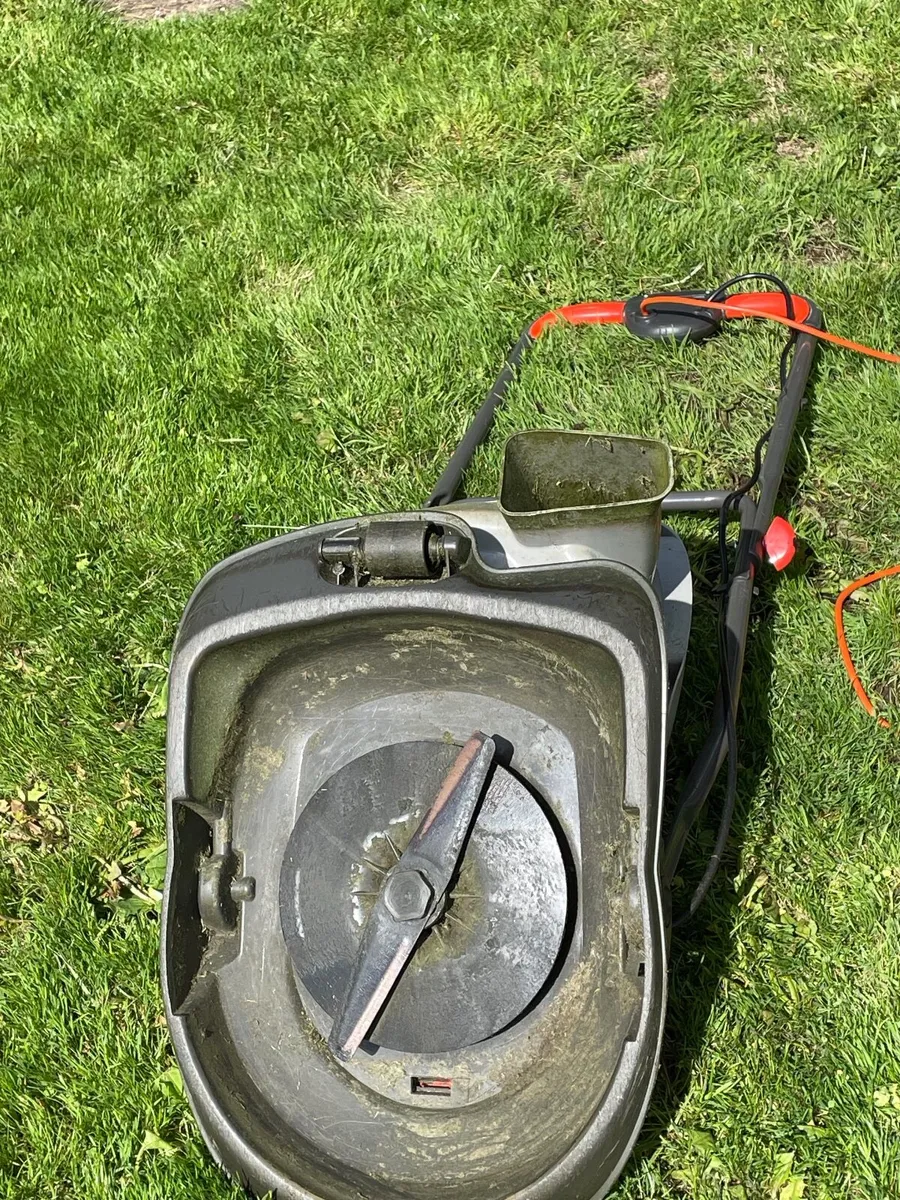 Flymo lawnmower - Image 2