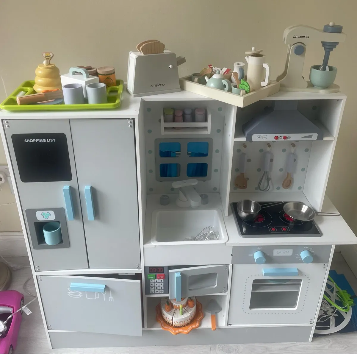 Toy kitchen - Image 1