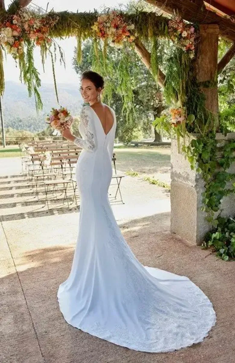 Gorgeous Victoria Jane  wedding dress for sale - Image 3