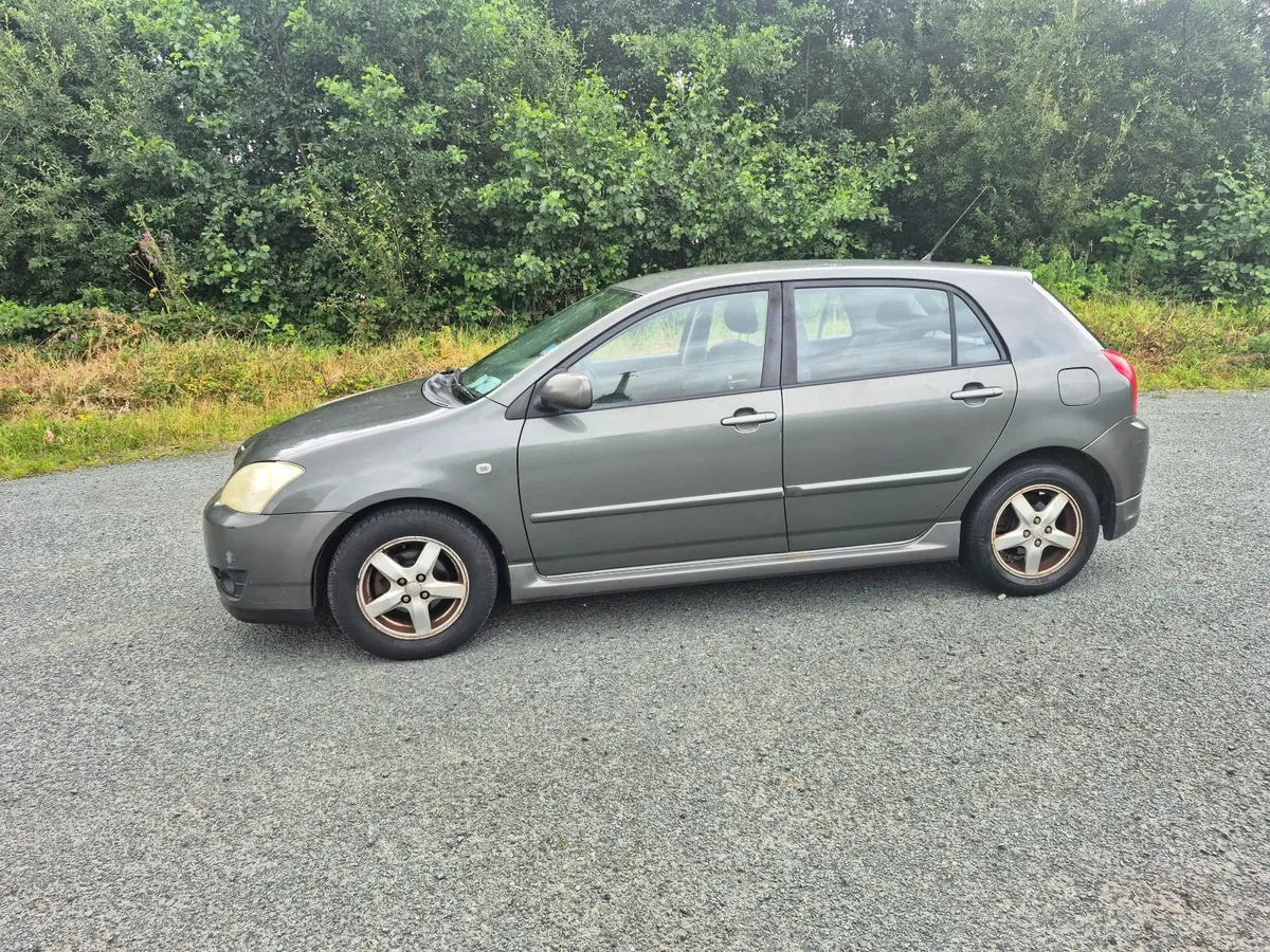 Toyota Corolla 2004 - Image 2