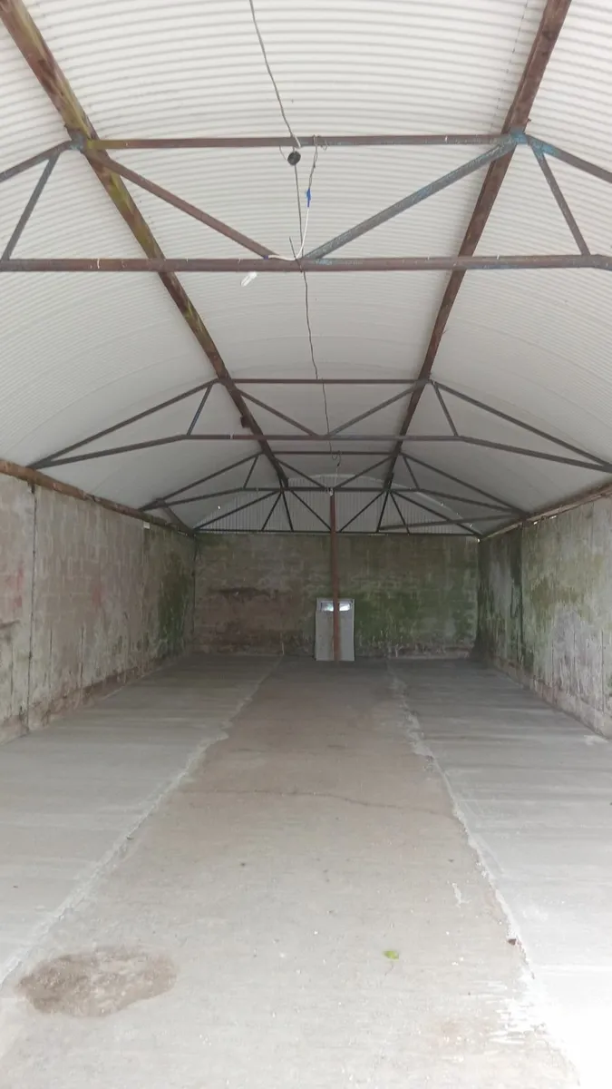 Shed  and yard  to let - Image 2