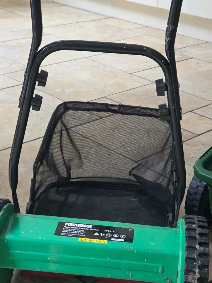 Manual Mower & Seed Spreader - Image 2