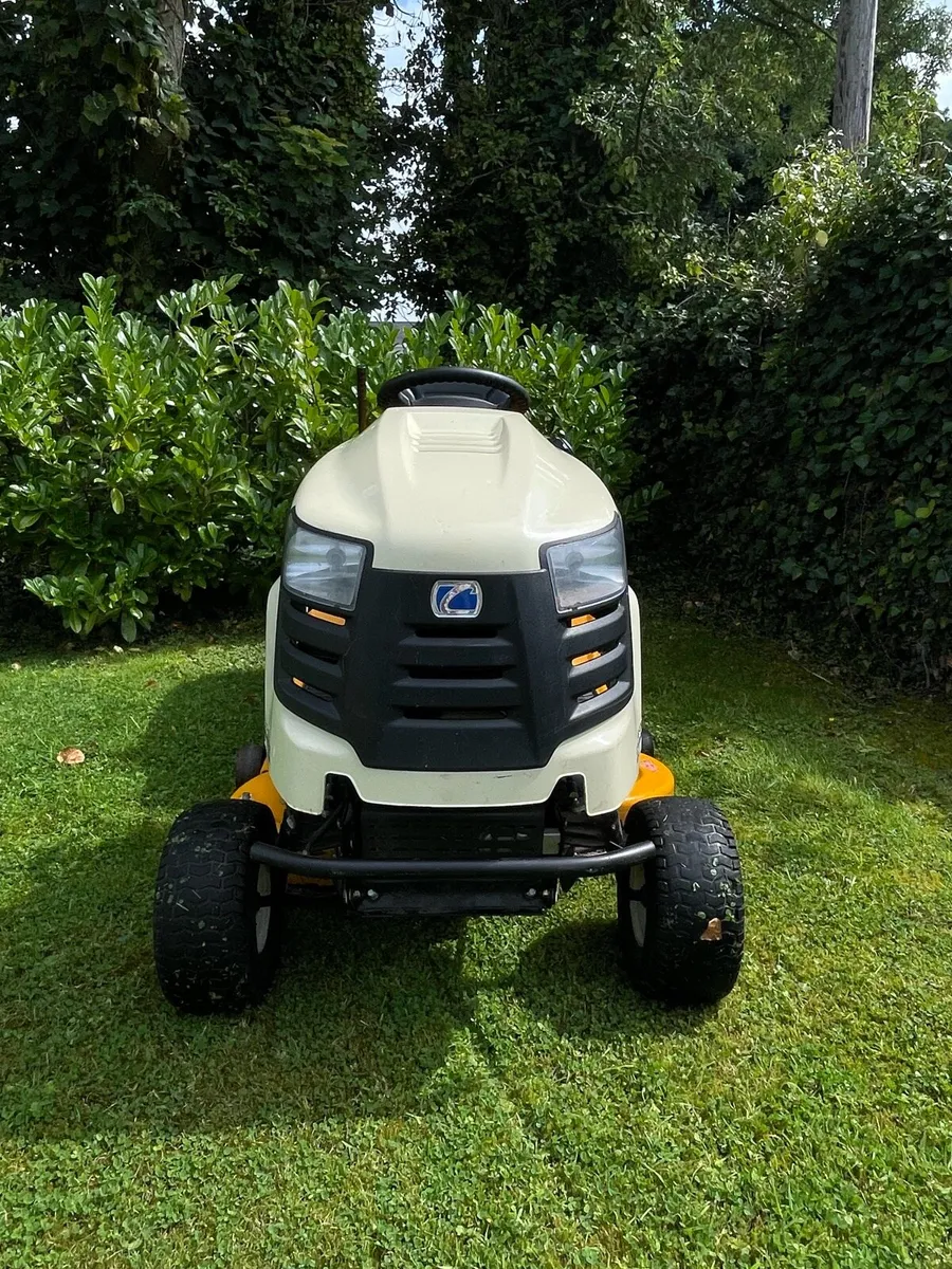 Cub Cadet ride on lawnmower - Image 4