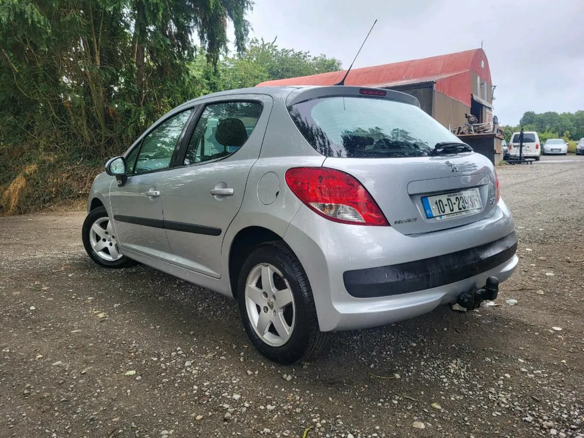 Peugeot 207 1.4 petrol low miles - Image 4