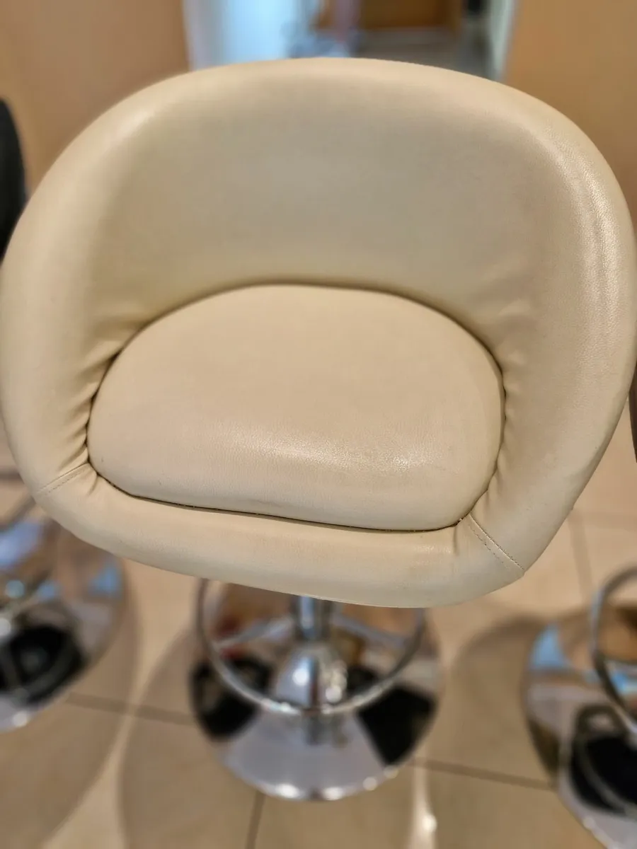 Bar stools - leather, like new! - Image 2