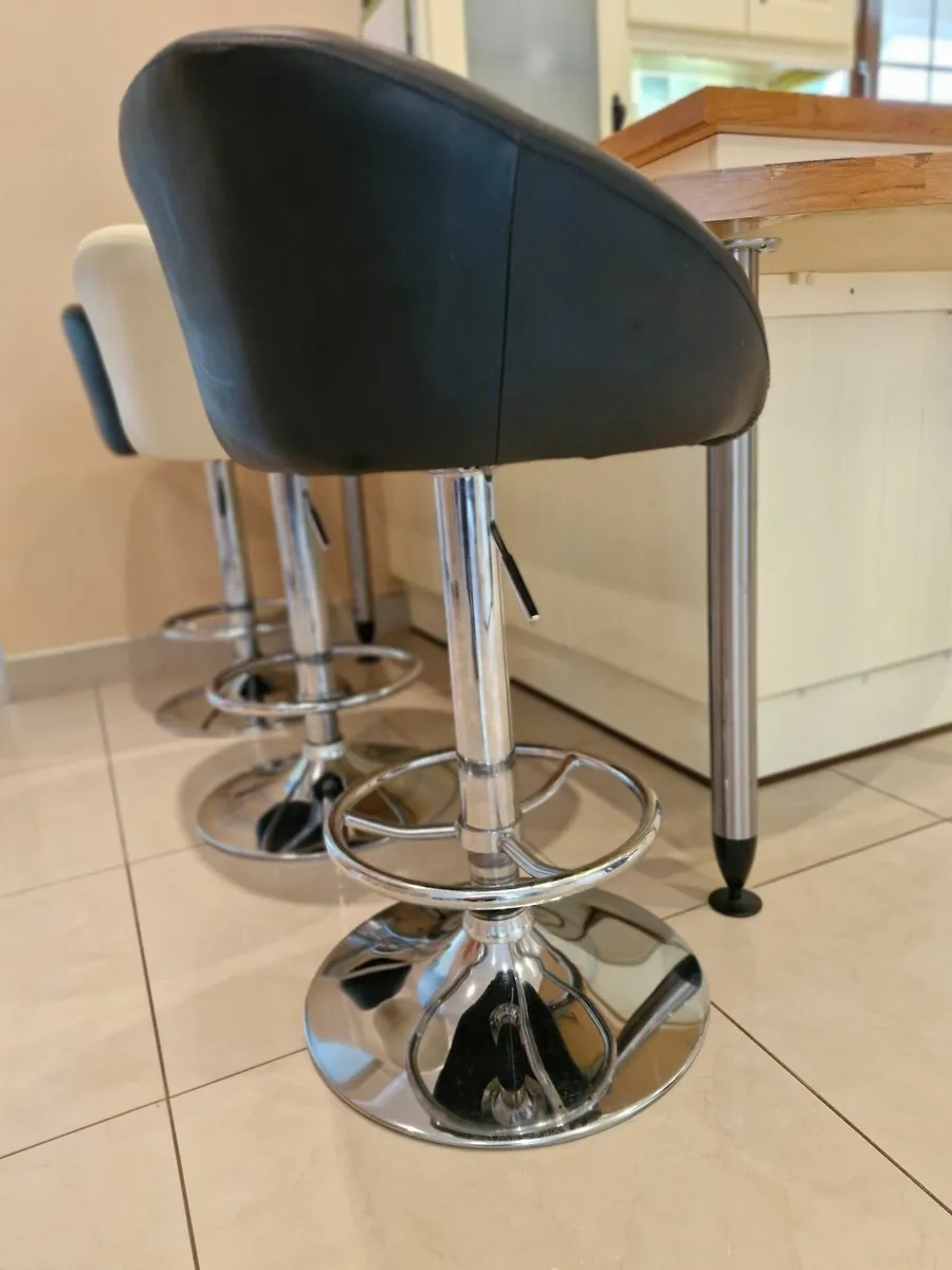 Bar stools - leather, like new! - Image 3