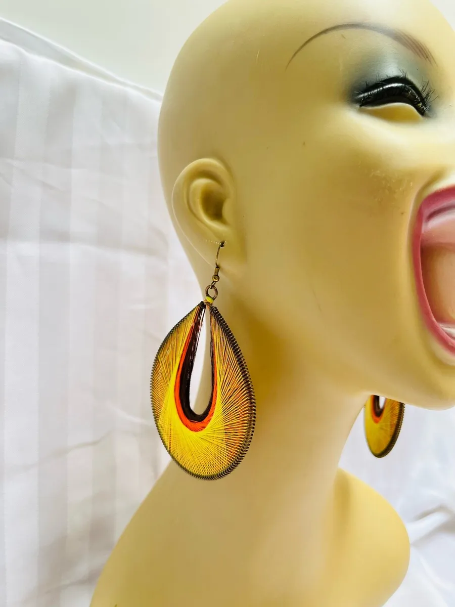 Vintage thread earrings - Image 2