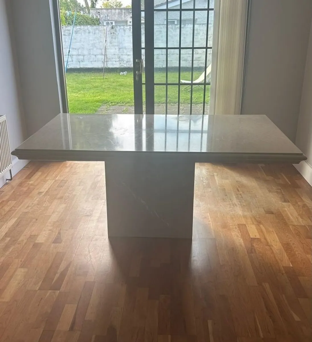 Marble Dining room Table, chairs & matching side cubes - Image 2
