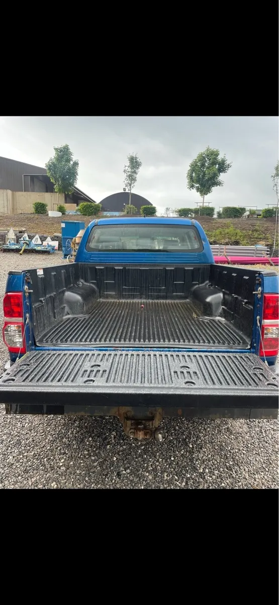 Toyota hilux pickup for sale - Image 4